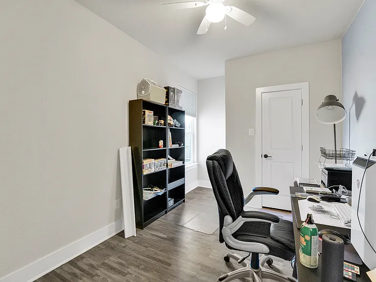 4621 Collins Ave — Photo 19