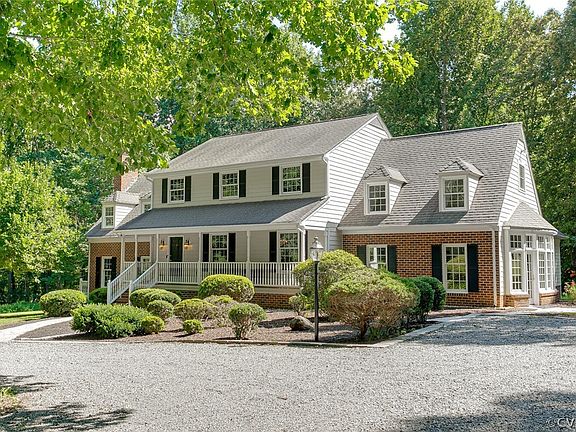 3rd image of 1284 Dover Creek Ln