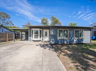 359 Cherry Ridge Dr, San Antonio, TX 78213