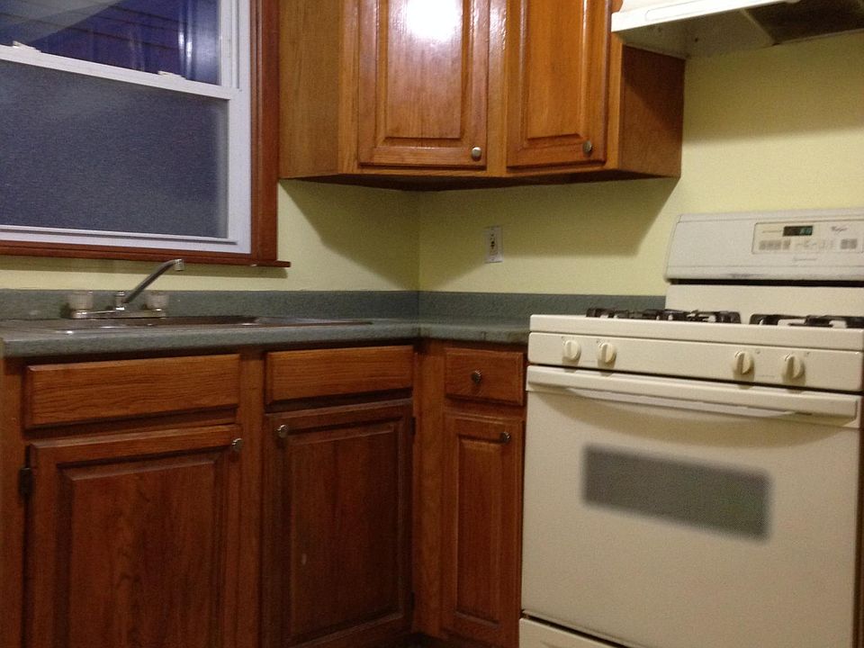 1st image of 400 Stolp Ave