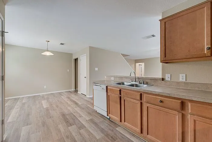 8026 Arkan Pkwy — Photo 10