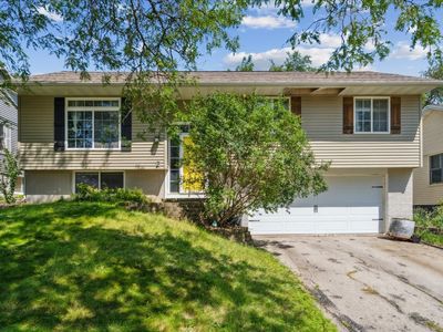 633 Olive Dr NW, Cedar Rapids, IA, 52405