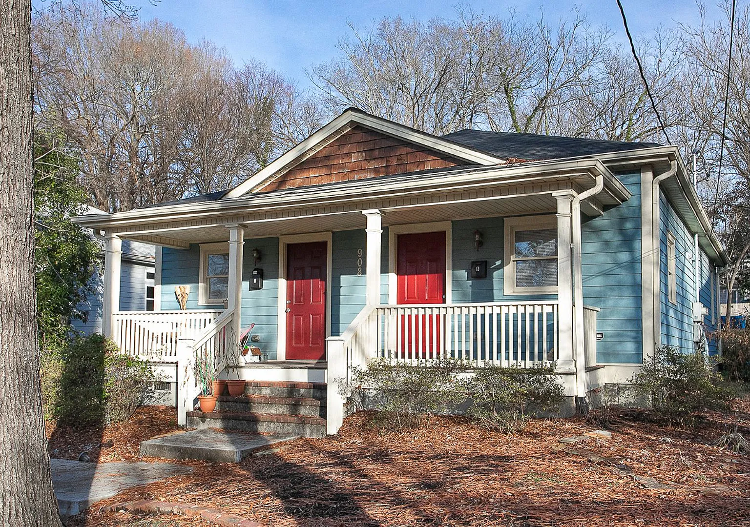 908 Onslow St — Photo 2