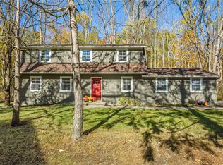 17 Tree Brook Dr, Rochester, NY 14625