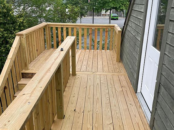 2nd image of 206 Saint Claire Pl