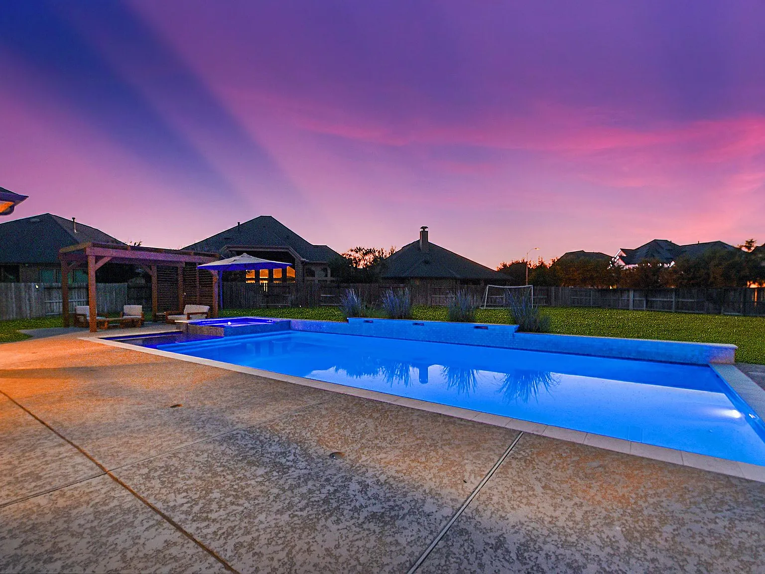 5 bed, 4.5 bath, 3828 sqft, $4,600 — Photo 3
