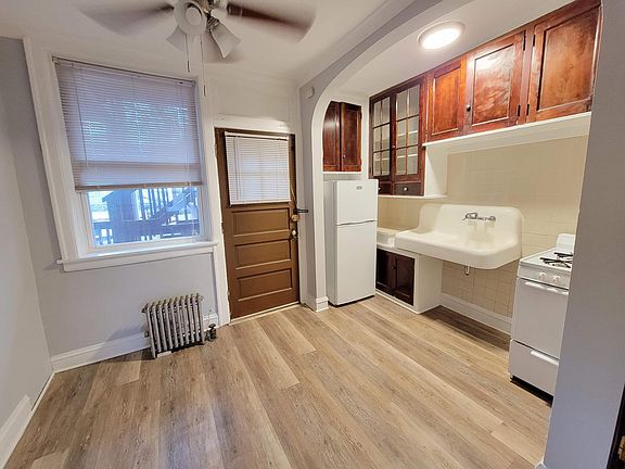 2nd image of 4600 N Wolcott Ave #547zghfaw