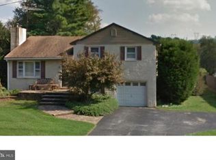 6 Bacton Hill Rd, Malvern, PA 19355