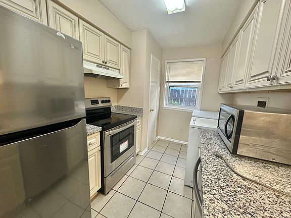 3rd image of 2116 Manson Ave APT D