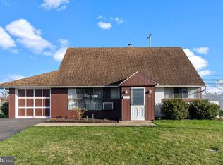 82 Harmony Rd, Levittown, PA 19056