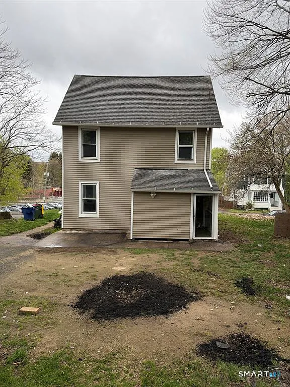 5 bed, 2.0 bath, 1956 sqft, $3,000 — Photo 2