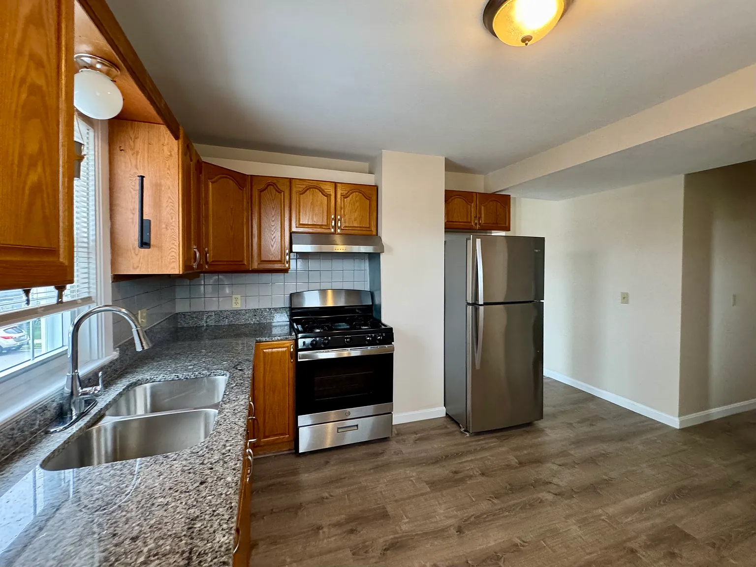 3 bed, 1275 sqft, $2,250 — Photo 2