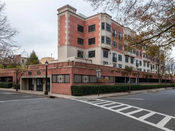 101 Sheldrake Place #15, Mamaroneck, NY 10543