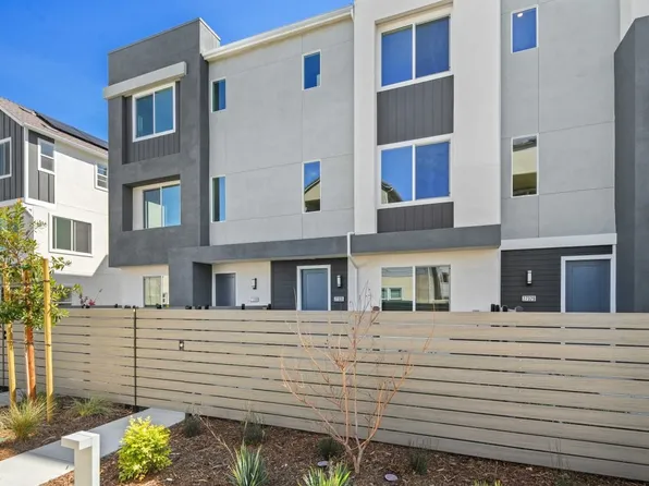 27331 Bear Creek Ln, Valencia, CA 91381