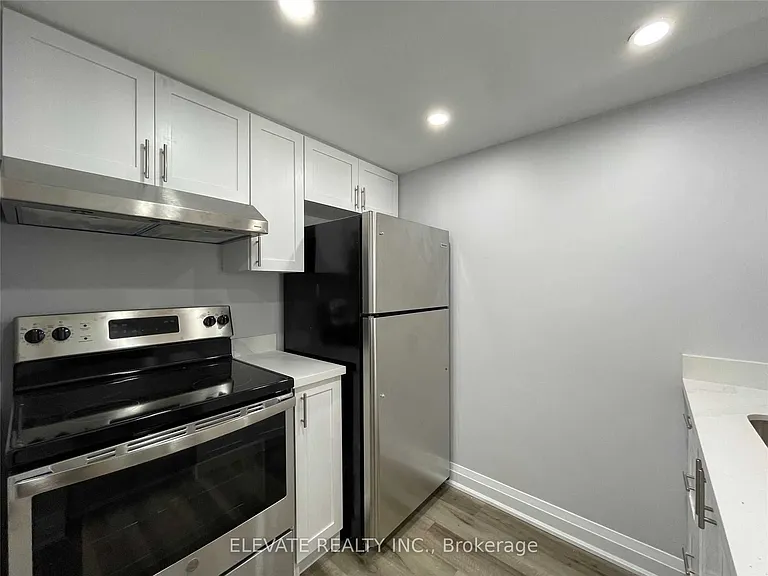 68 Douro St #111 — Photo 8