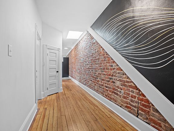 5th image of 28 S Davis Ave #B