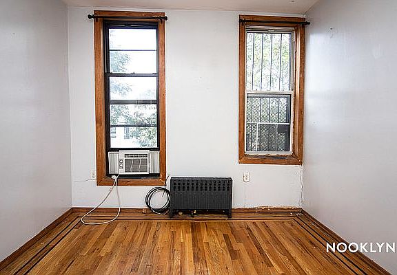 2nd image of 179 Jefferson St APT 2R