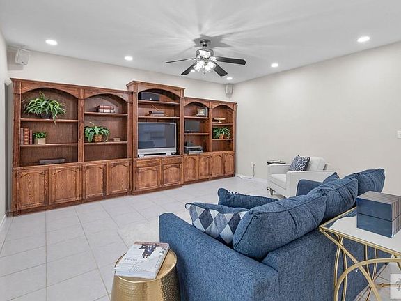4th image of 15207 Levens Way