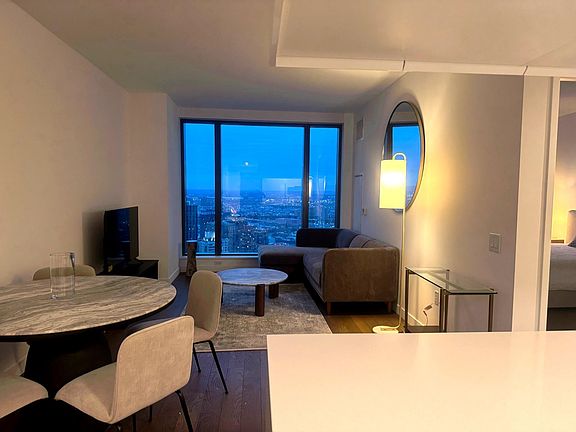 4th image of 99 Hudson St #5407