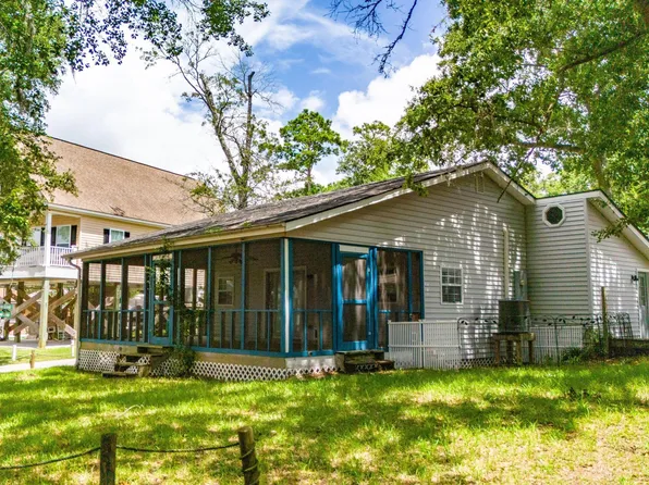 44 Pecan Lane, Grantsboro, NC 28529