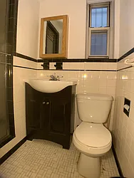 Rented by Laura Nguyen, LREB