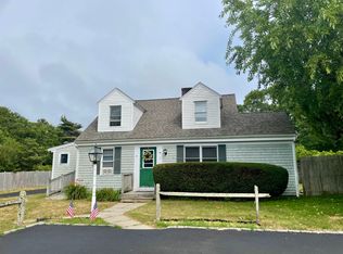 36 Town Brook Rd, West Yarmouth, MA 02673