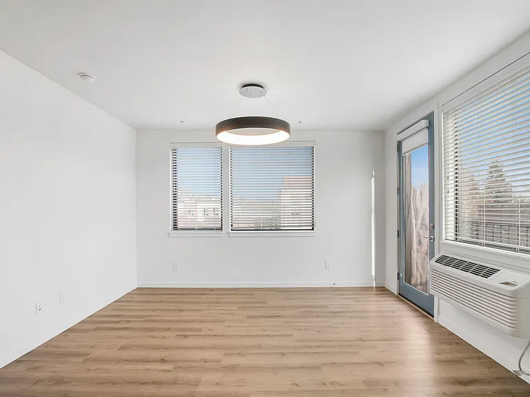 5959 S Virginia Ave — Photo 6