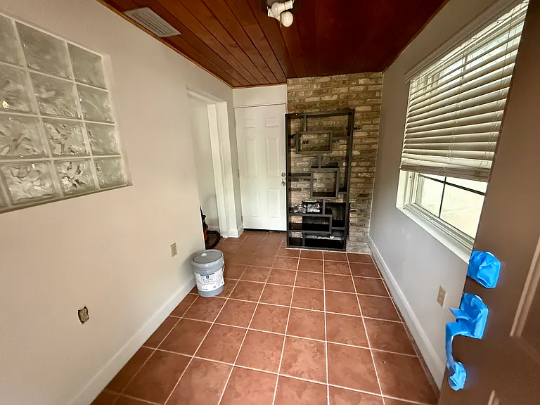721 W Harvard St — Photo 17