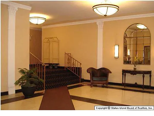 Sold by CENTURY 21 Papp Realty, Corp. | media 3