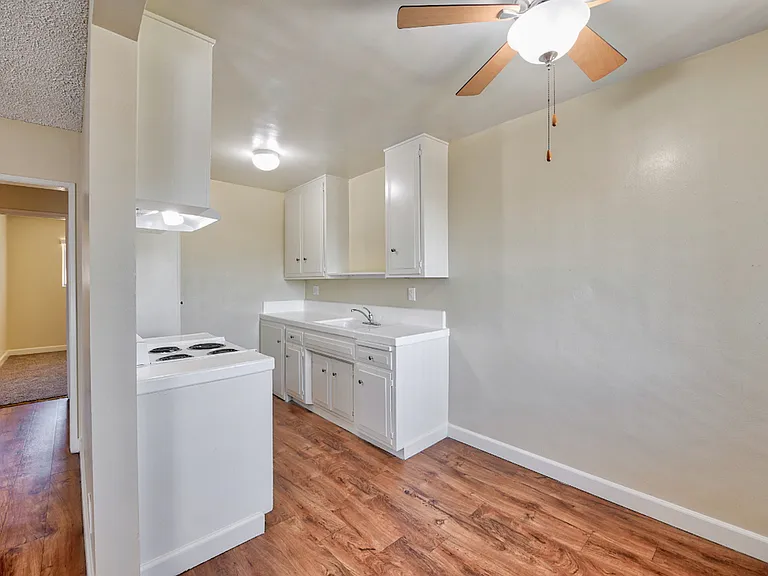 Gardenview Apartments — Photo 29