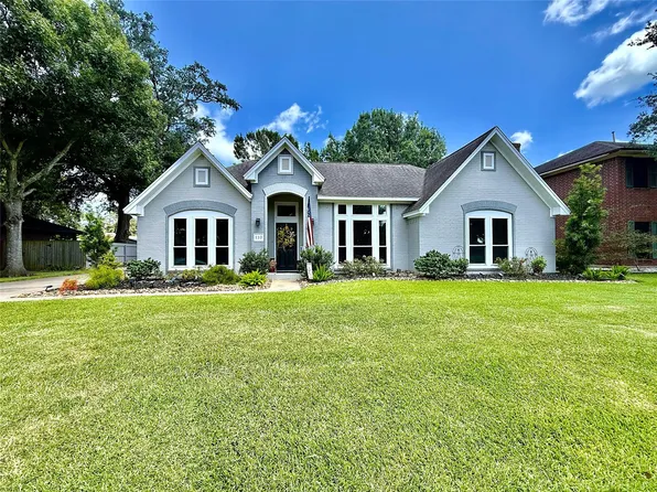 110 Portulaca St, Lake Jackson, TX 77566