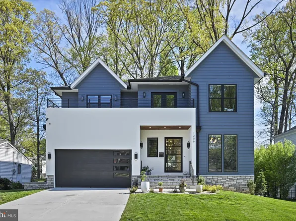 1206 Cottage St SW, Vienna, VA 22180