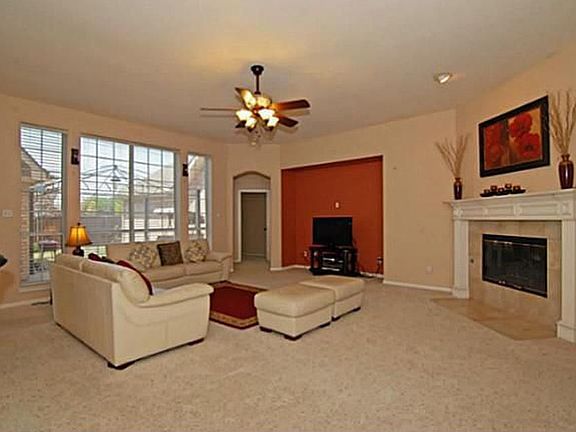 5th image of 3037 Dove Creek Ln