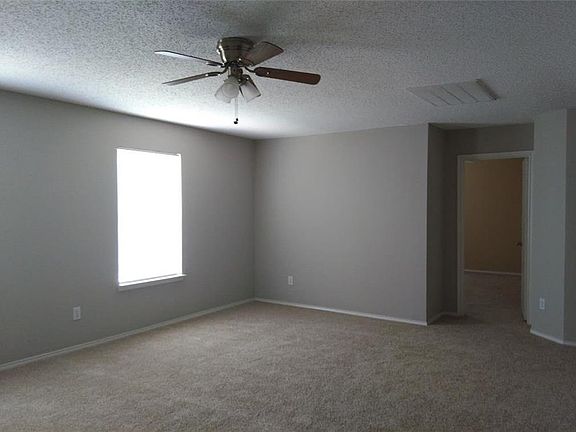 4th image of 640 Aqua Dr