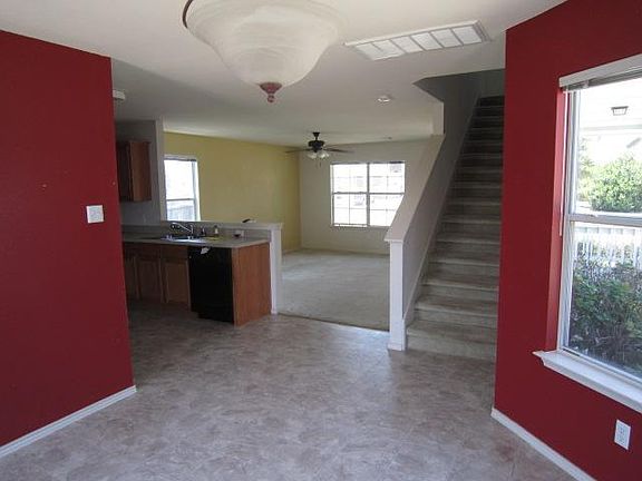 5th image of 2205 Bluffstone Dr