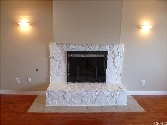 4th image of 202 E North St