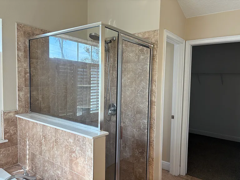 438 Palm Dr — Photo 13