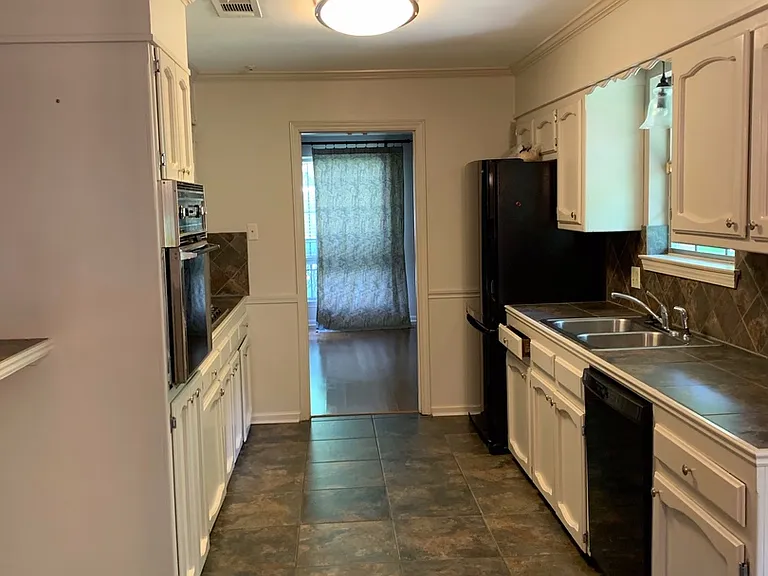 755 Burgin Ave — Photo 4