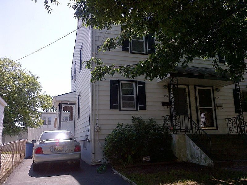 1st image of 250 N 15th St
