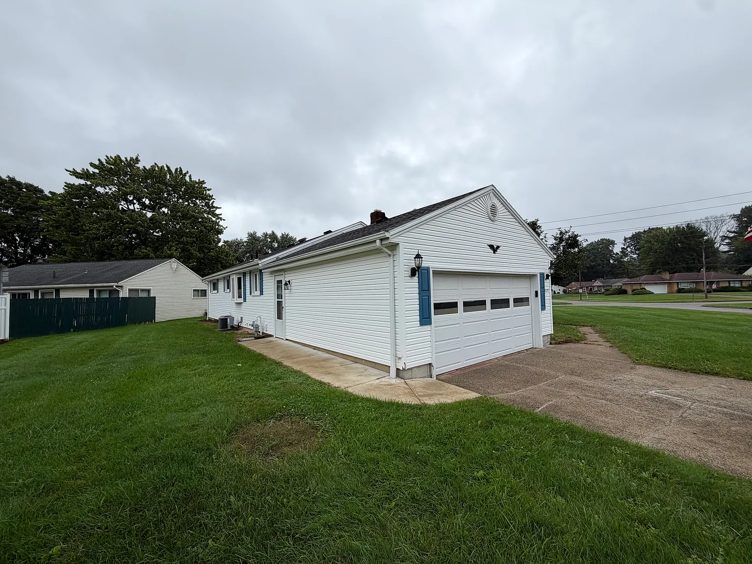 3 bed, 1100 sqft, $1,500 — Photo 2