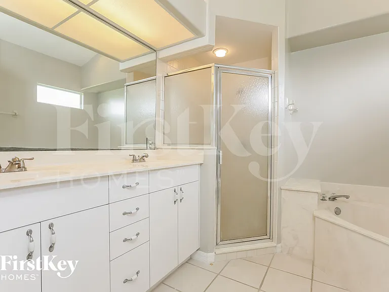 718 Long Lines Ln — Photo 11