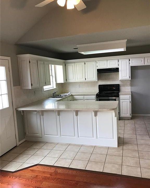 2nd image of 4260 W Beaver Ln