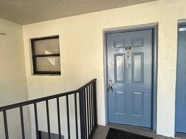 1493 Lake Crystal Dr, West Palm Beach, FL