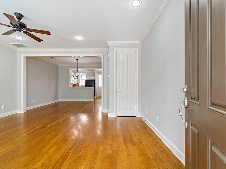 318 Byron Way — Photo 5