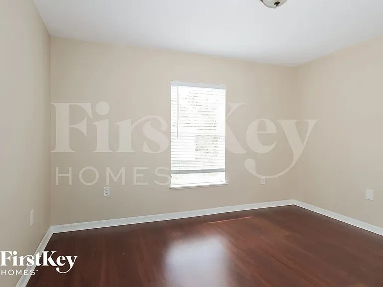 1438 SW Paar Dr — Photo 10