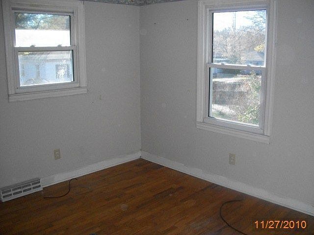 2nd image of 608 Landing St
