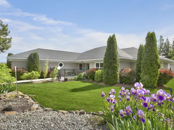 1009 Crest Acres Pl, Yakima, WA 98908