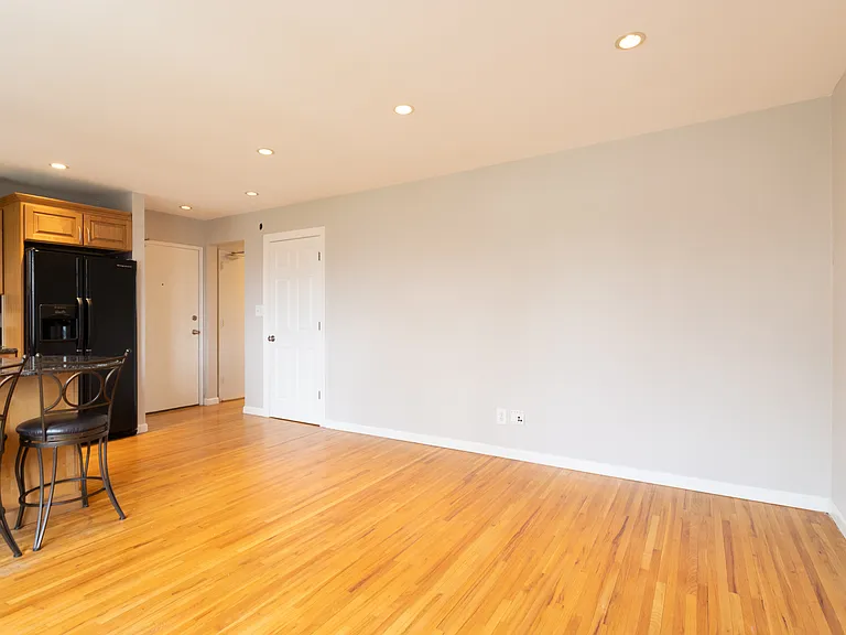 300 Wilson Rd #22C — Photo 9