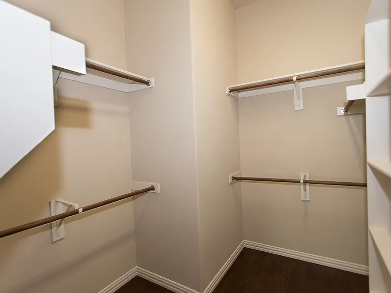 1320 Elkford Ln — Photo 14
