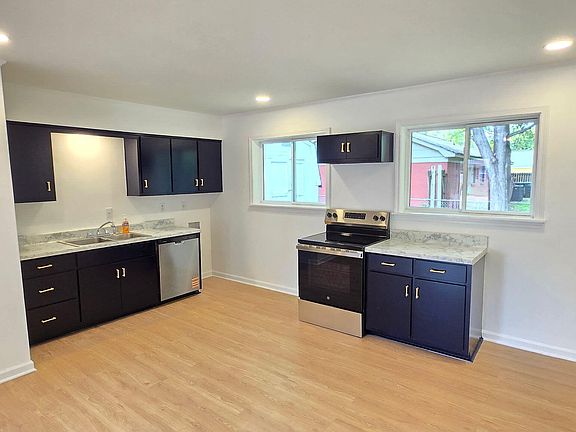 5th image of 8015 Jamesbrook Dr